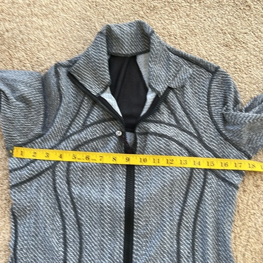 lululemon athletica SZ 10, grey zippered jacket.